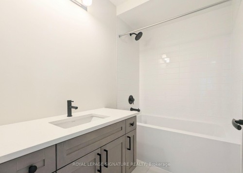 1225 Manitou Way, Milton, ON - Indoor Photo Showing Bathroom
