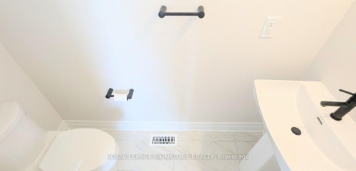 1225 Manitou Way, Milton, ON - Indoor Photo Showing Bathroom