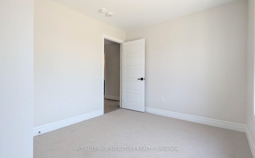 1225 Manitou Way, Milton, ON - Indoor Photo Showing Other Room