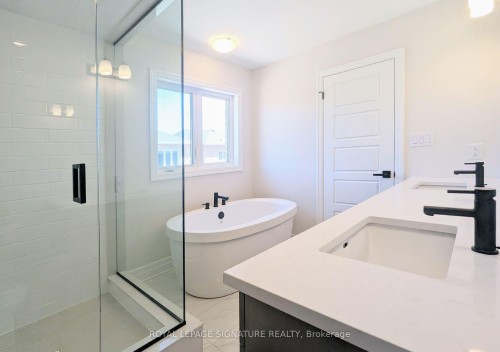 1225 Manitou Way, Milton, ON - Indoor Photo Showing Bathroom