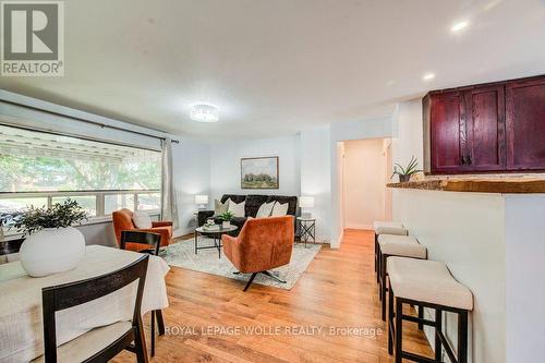 17 Crestwood Avenue, Kitchener, ON - Indoor Photo Showing Living Room