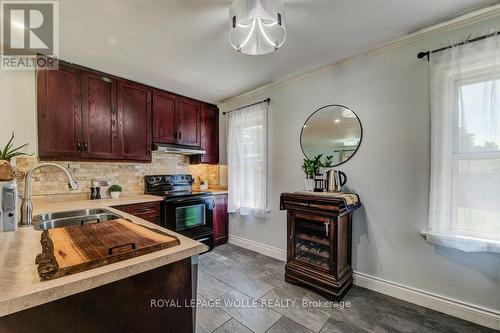 17 Crestwood Avenue, Kitchener, ON - Indoor Photo Showing Kitchen With Double Sink