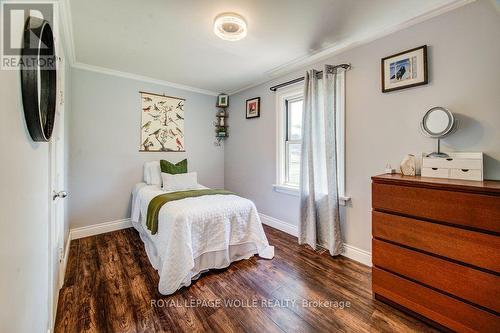 17 Crestwood Avenue, Kitchener, ON - Indoor Photo Showing Bedroom