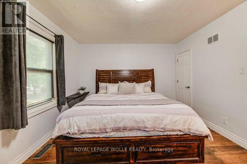 17 Crestwood Avenue, Kitchener, ON - Indoor Photo Showing Bedroom