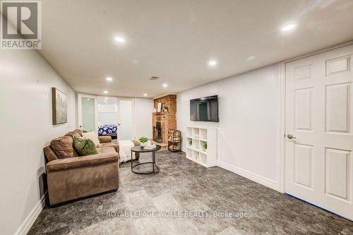 17 Crestwood Avenue, Kitchener, ON - Indoor