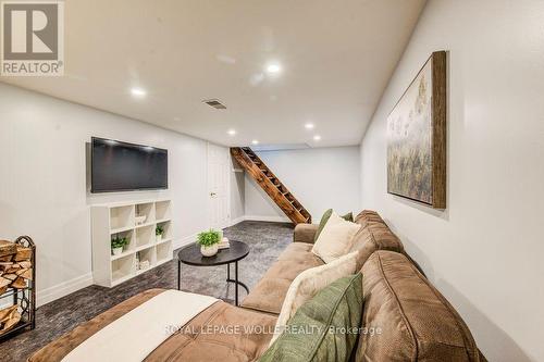 17 Crestwood Avenue, Kitchener, ON - Indoor