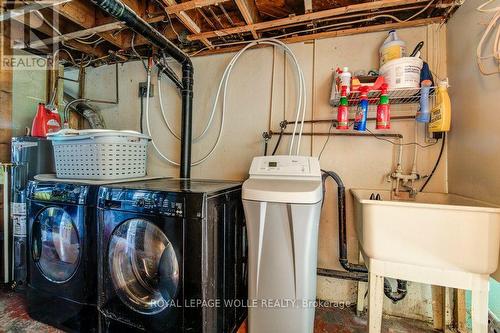 17 Crestwood Avenue, Kitchener, ON - Indoor Photo Showing Laundry Room