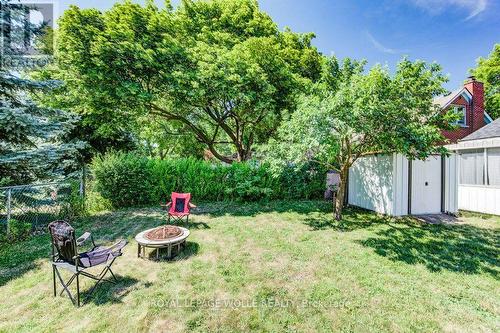 17 Crestwood Avenue, Kitchener, ON - Outdoor