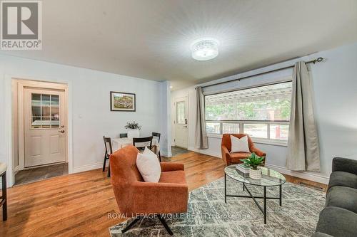17 Crestwood Avenue, Kitchener, ON - Indoor Photo Showing Living Room