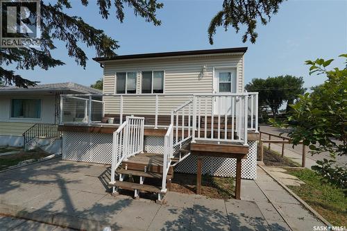 5602 Dewdney Avenue, Regina, SK - Outdoor