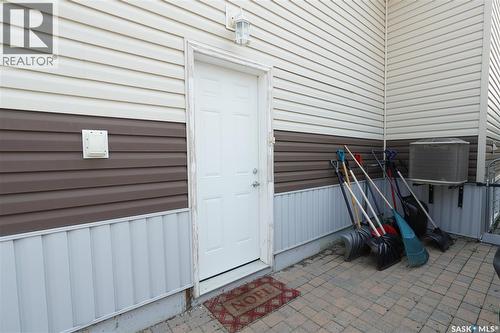 5602 Dewdney Avenue, Regina, SK - Outdoor With Exterior