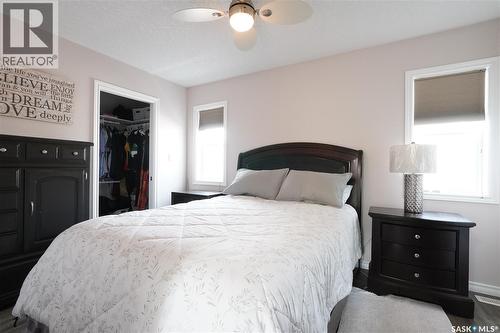 5602 Dewdney Avenue, Regina, SK - Indoor Photo Showing Bedroom