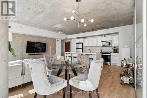 807 - 25 Oxley Street, Toronto, ON - Indoor Photo Showing Dining Room