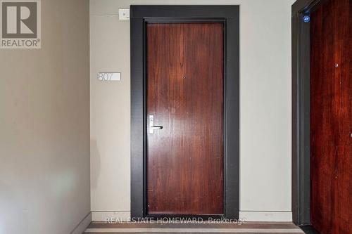 807 - 25 Oxley Street, Toronto, ON - Indoor Photo Showing Other Room