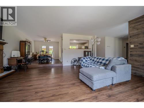 2908 Marion Avenue, Terrace, BC - Indoor Photo Showing Living Room