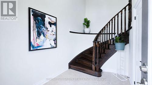 61 Magdalan Crescent, Richmond Hill, ON 