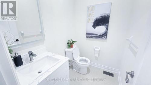 61 Magdalan Crescent, Richmond Hill, ON 