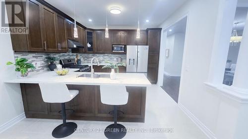 61 Magdalan Crescent, Richmond Hill, ON 