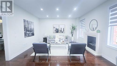 61 Magdalan Crescent, Richmond Hill, ON 