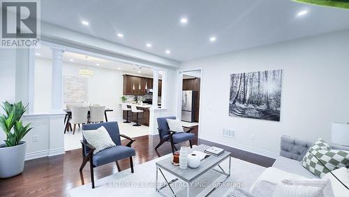 61 Magdalan Crescent, Richmond Hill, ON 