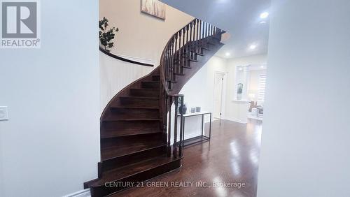 61 Magdalan Crescent, Richmond Hill, ON 