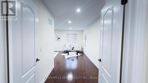 61 Magdalan Crescent, Richmond Hill, ON 