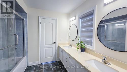 61 Magdalan Crescent, Richmond Hill, ON 