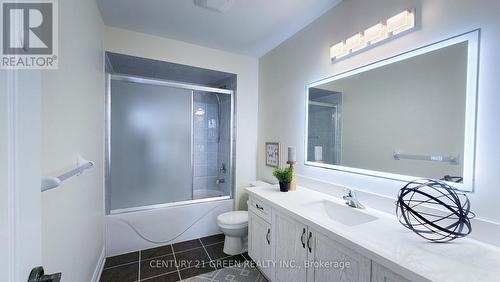 61 Magdalan Crescent, Richmond Hill, ON 