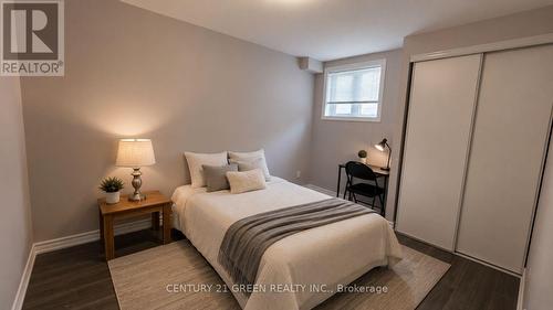 61 Magdalan Crescent, Richmond Hill, ON 