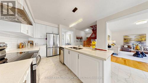 97 Connell Drive, Georgina, ON - Indoor Photo Showing Kitchen With Stainless Steel Kitchen With Double Sink With Upgraded Kitchen