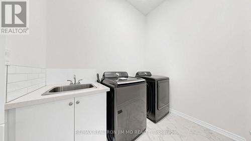 97 Connell Drive, Georgina, ON - Indoor Photo Showing Laundry Room