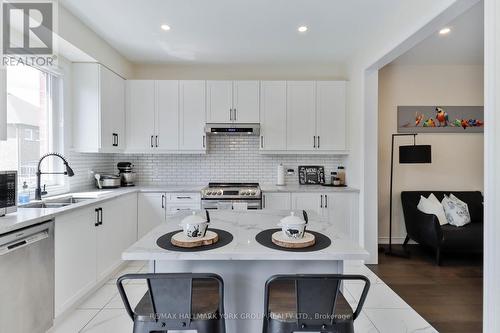 434 Ritas Avenue, Newmarket, ON - Indoor Photo Showing Kitchen With Double Sink