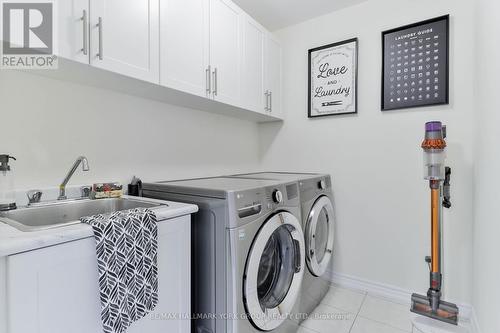 434 Ritas Avenue, Newmarket, ON - Indoor Photo Showing Laundry Room