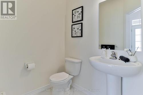 434 Ritas Avenue, Newmarket, ON - Indoor Photo Showing Bathroom