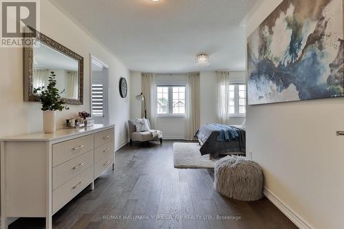 434 Ritas Avenue, Newmarket, ON - Indoor