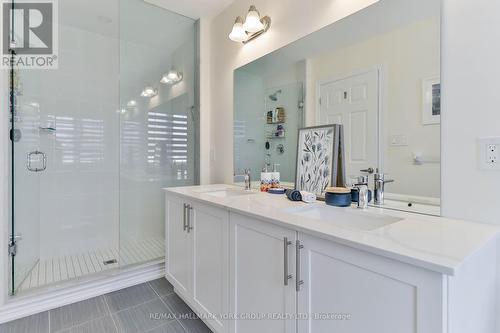 434 Ritas Avenue, Newmarket, ON - Indoor Photo Showing Bathroom