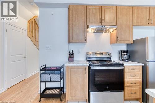 12 Hylton Drive, Barrie, ON - Indoor Photo Showing Kitchen