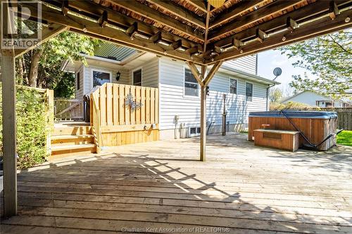6121 Emerson Avenue, Comber, ON - Outdoor With Deck Patio Veranda