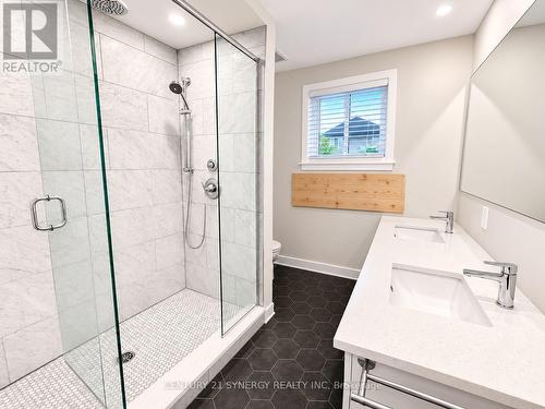 Bathroom Main Level - Colour Enhanced - 26 Turtleback Way, Ottawa, ON - Indoor Photo Showing Bathroom
