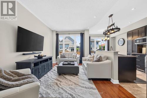399 Livery Street, Ottawa, ON - Indoor Photo Showing Living Room