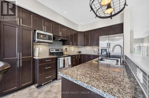 399 Livery Street, Ottawa, ON - Indoor Photo Showing Kitchen With Stainless Steel Kitchen With Double Sink With Upgraded Kitchen