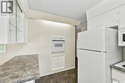 725 7Th Street E, Saskatoon, SK - Indoor Photo Showing Kitchen