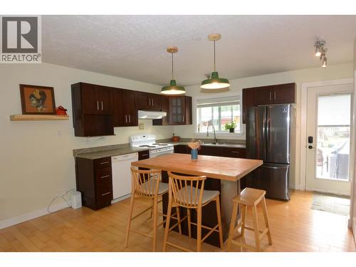 3615 Alfred Avenue, Smithers, BC - Indoor Photo Showing Kitchen