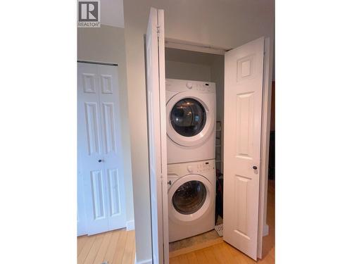 3615 Alfred Avenue, Smithers, BC - Indoor Photo Showing Laundry Room