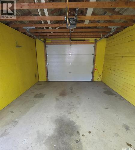 324 Laing Street, Sturgis, SK - Indoor Photo Showing Garage