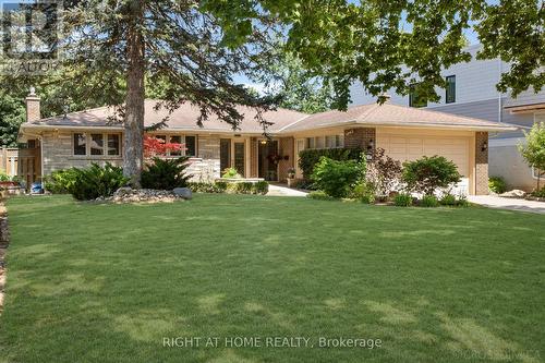 39 Grovetree Road, Toronto, ON - Outdoor