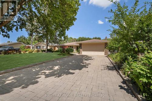39 Grovetree Road, Toronto, ON - Outdoor