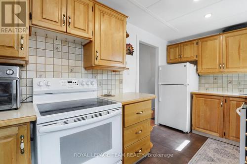 283 Anna Avenue, Ottawa, ON - Indoor Photo Showing Kitchen