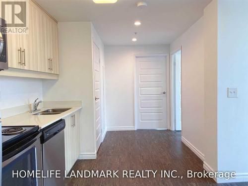 2201 - 158 King Street N, Waterloo, ON - Indoor Photo Showing Kitchen With Double Sink