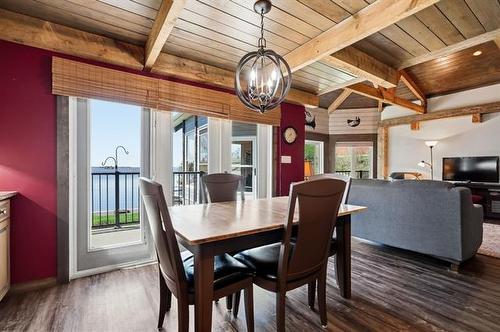 244 Spruce Land Dr, Lac Du Bonnet, MB - Indoor Photo Showing Dining Room